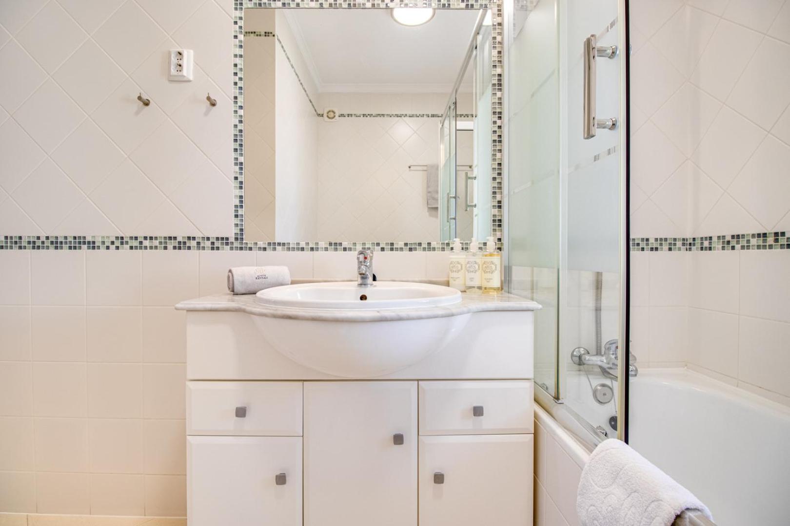 Апартаменты Old Town 2Br 50M Ocean W/ Ac Wi-Fi Parking Terrace Албуфейра Экстерьер фото
